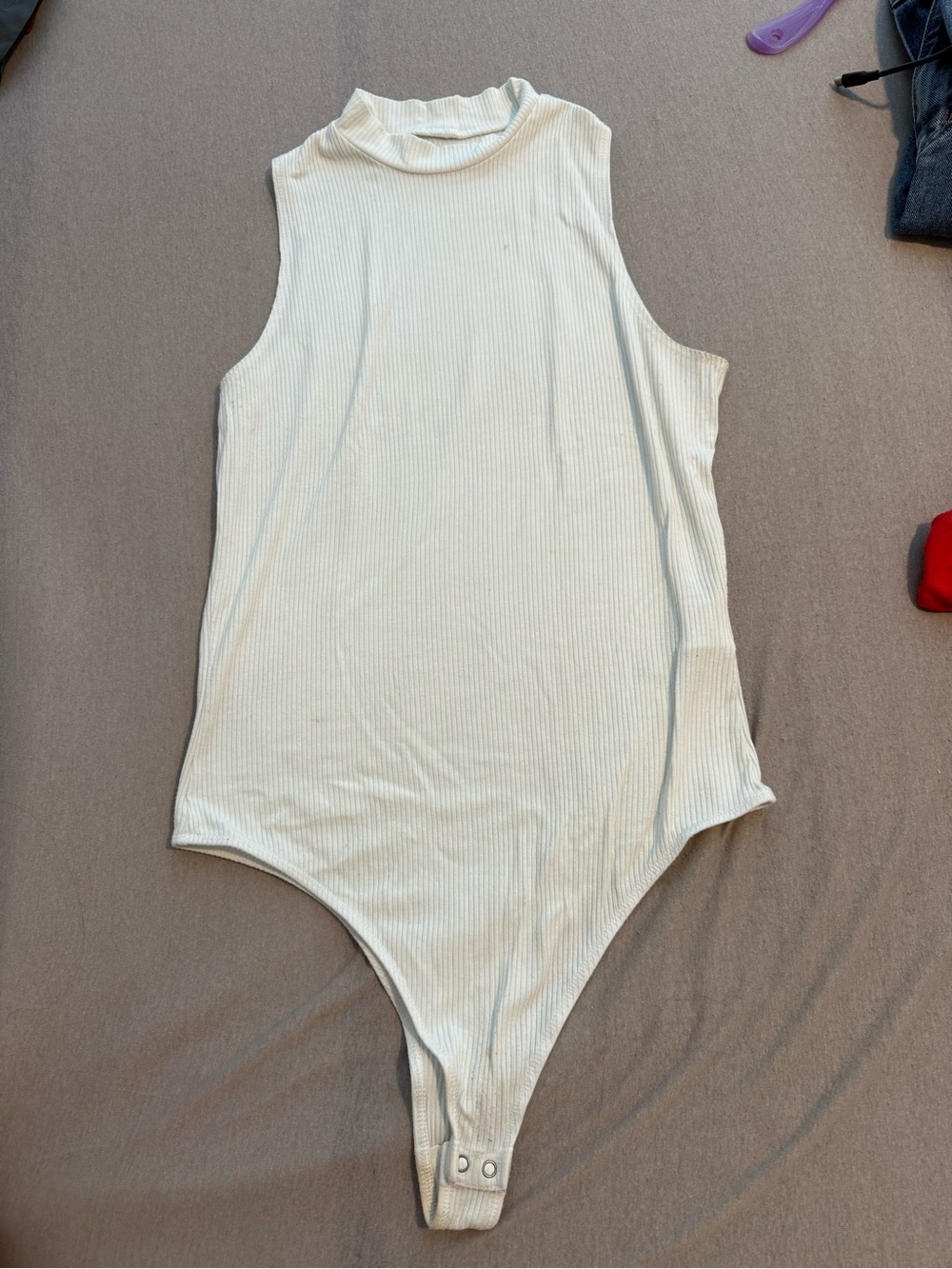 Hollister Ribbed Mock-Neck Sleeveless Bodysuit in Cream